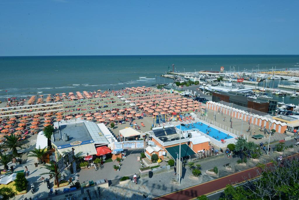 Hotel Gambrinus Riccione Exterior foto